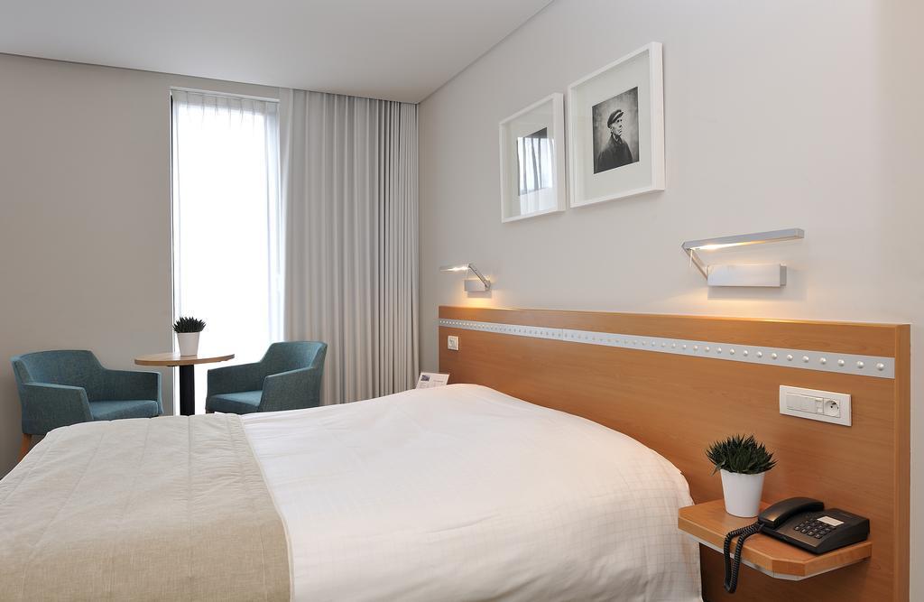 Business By Parkhotel -Annex- Kortrijk Room photo